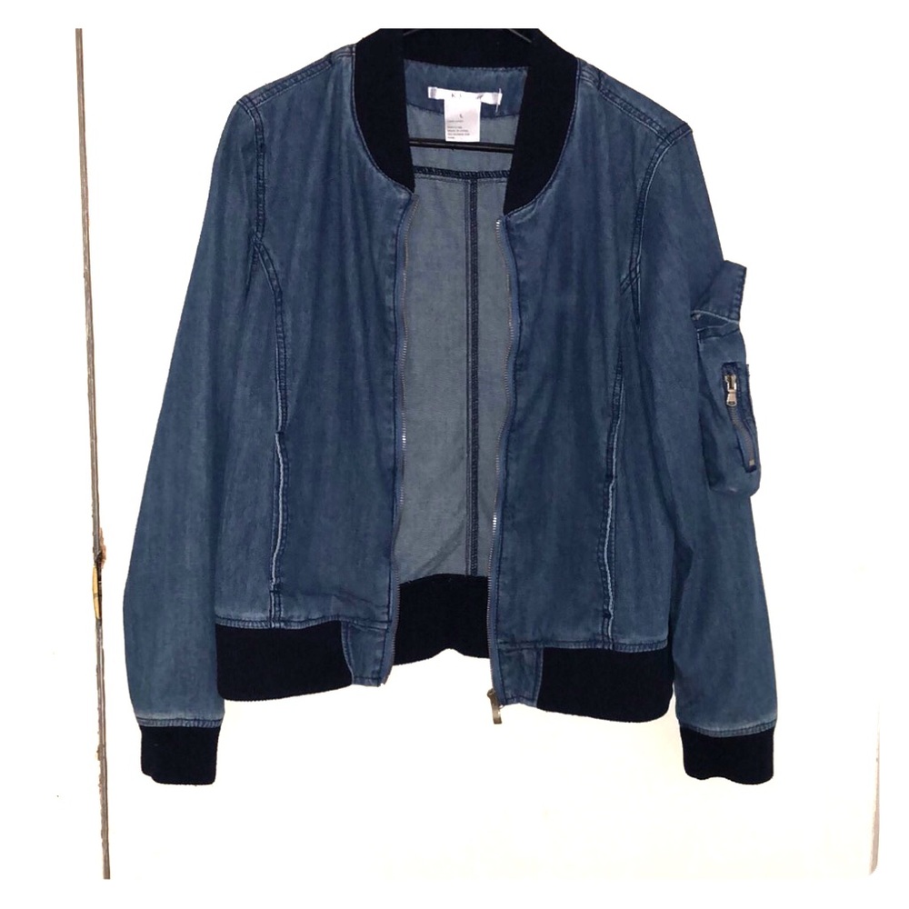 Demin bomber jacket
